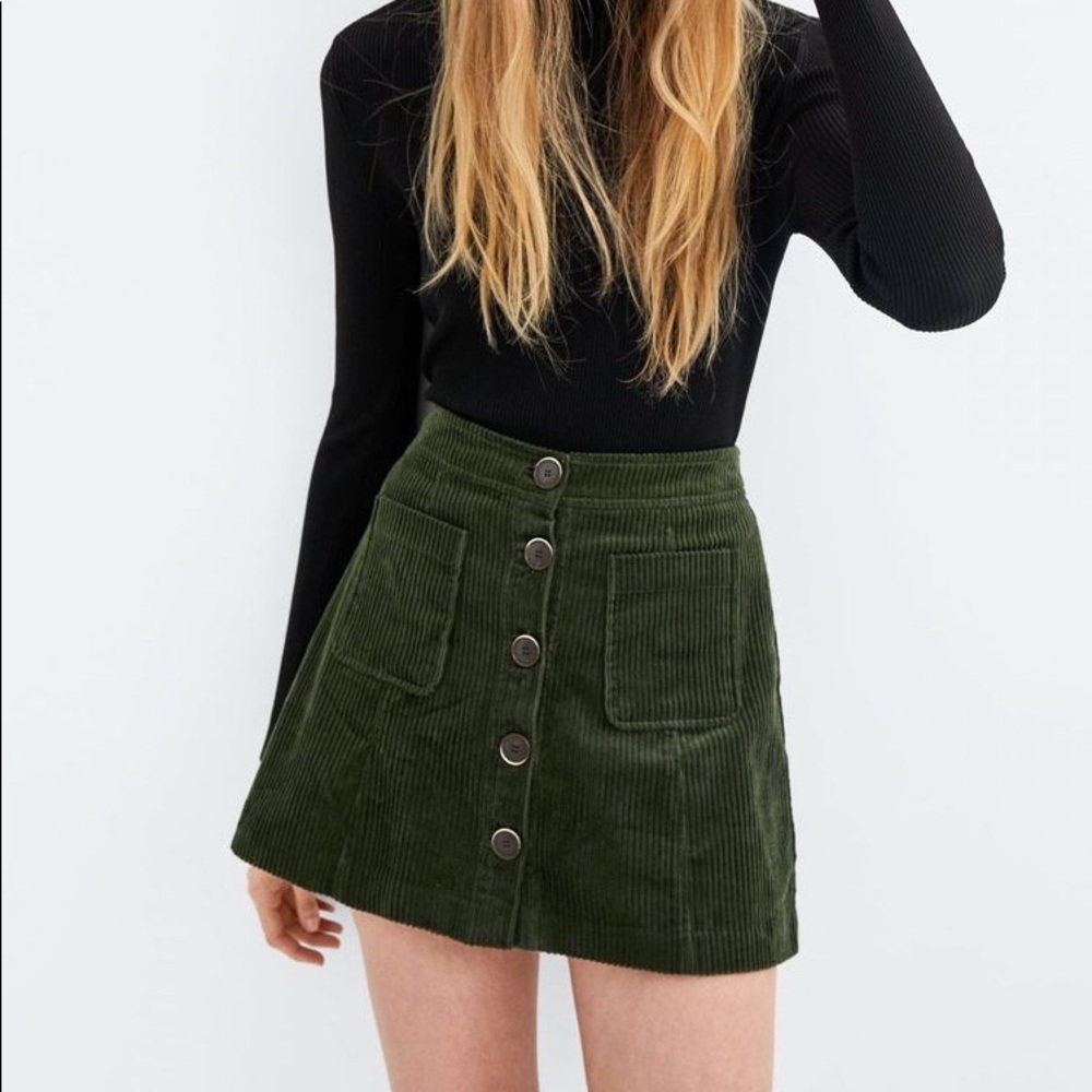 Like New Zara Corduroy Skirt - Picture 4 of 4